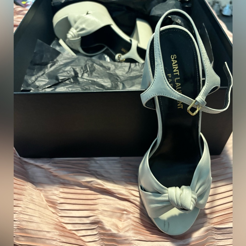 YSL BIANCA PLATFORM SANDALS IN SMOOTH LEATHER.